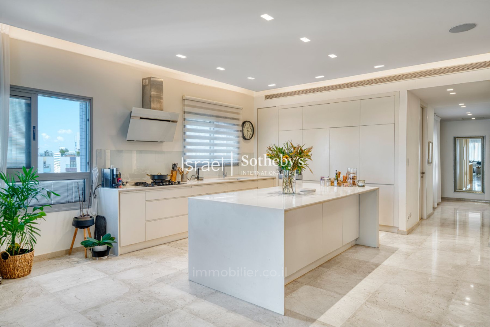 Apartment 4 rooms Tel Aviv Tzuk Beach 651-IBL-62