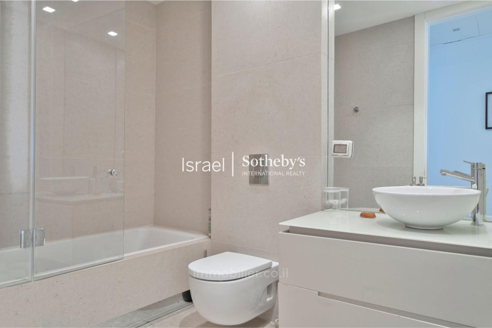 Apartment 4 rooms Tel Aviv Tzuk Beach 651-IBL-62
