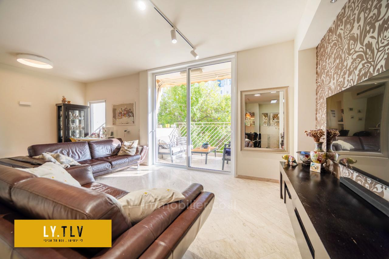 Apartment 4 rooms Tel Aviv Bavli 804-IBL-100