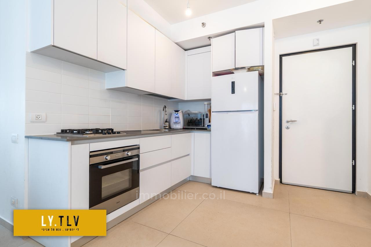 Apartment 3 rooms Tel Aviv Hatsafon hayachan 804-IBL-105