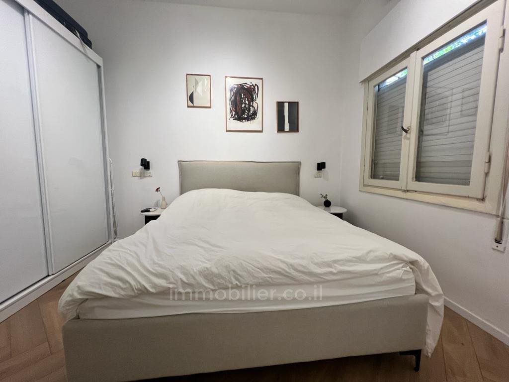 Apartment 3 rooms Tel Aviv City center 804-IBL-10