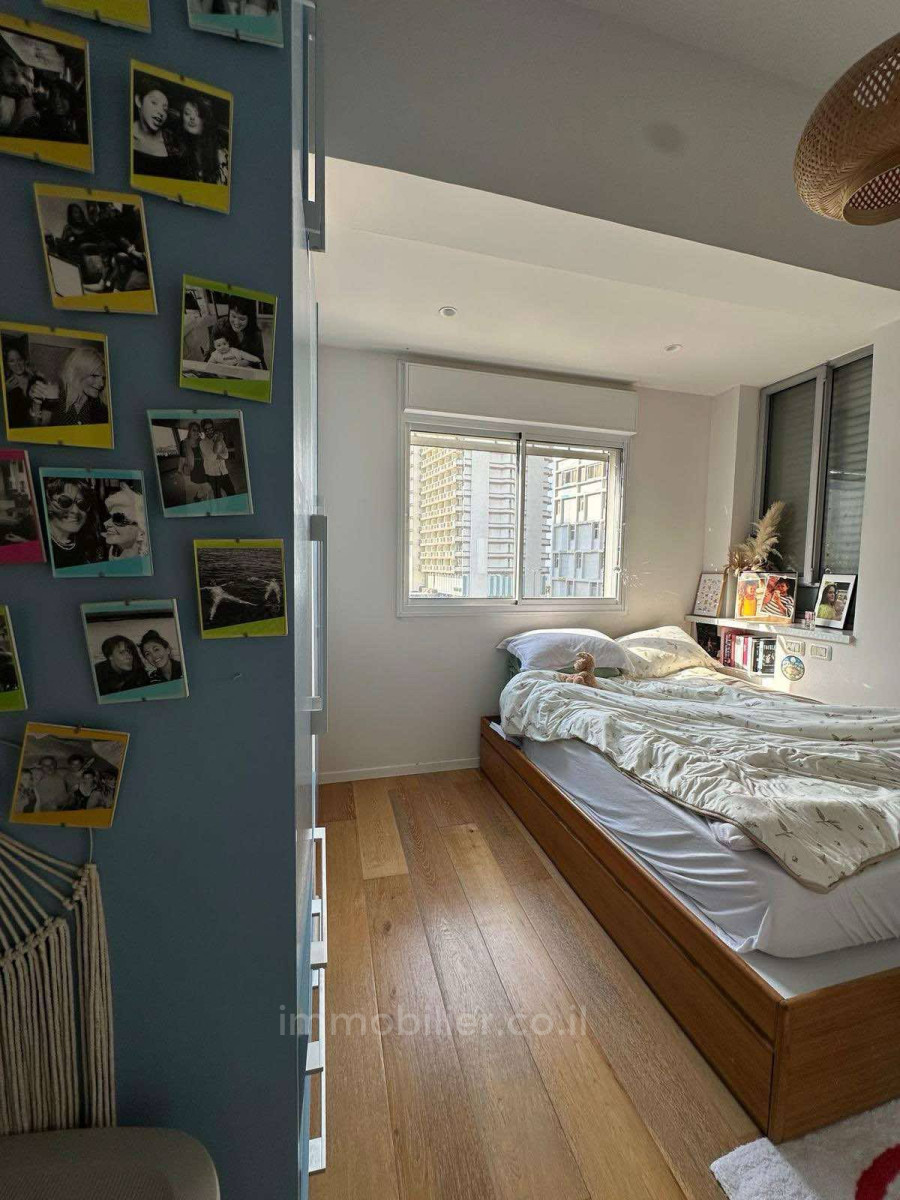 Apartment 3 rooms Tel Aviv First sea line 804-IBL-14