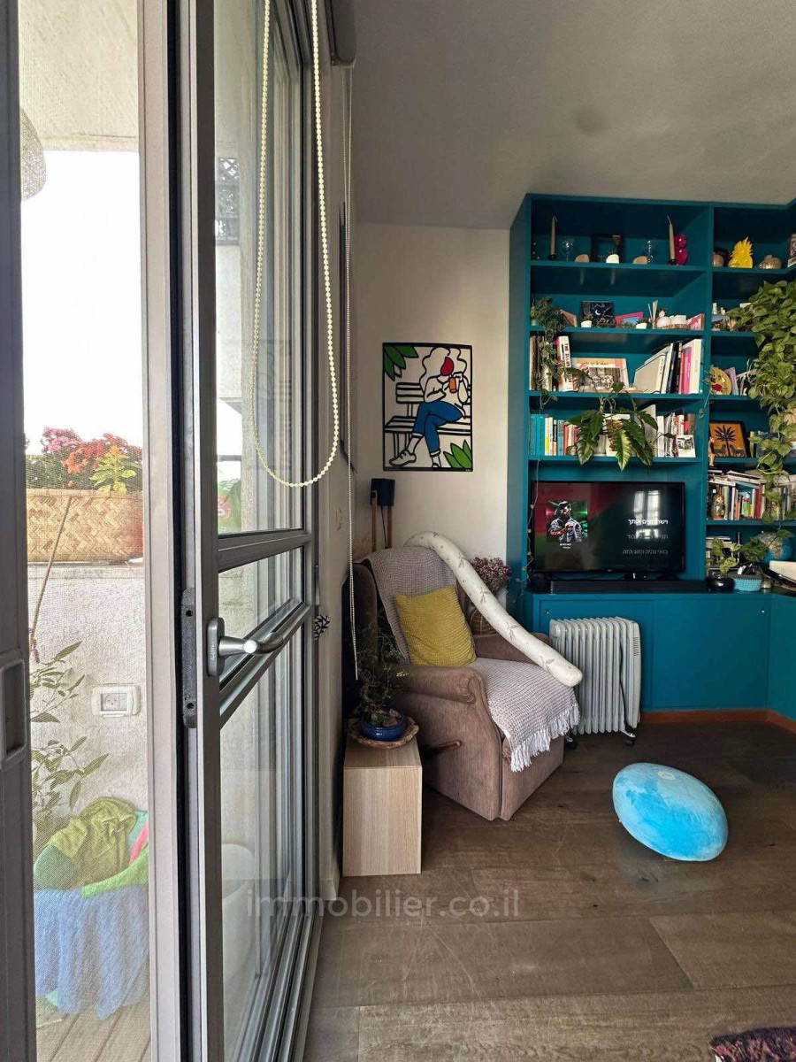 Apartment 3 rooms Tel Aviv First sea line 804-IBL-14