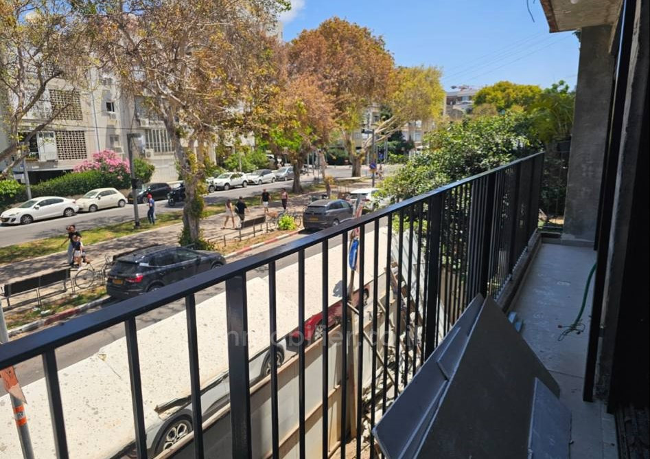  3.5 rooms Tel Aviv City center 804-IBL-23