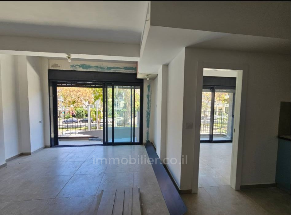  3.5 rooms Tel Aviv City center 804-IBL-23