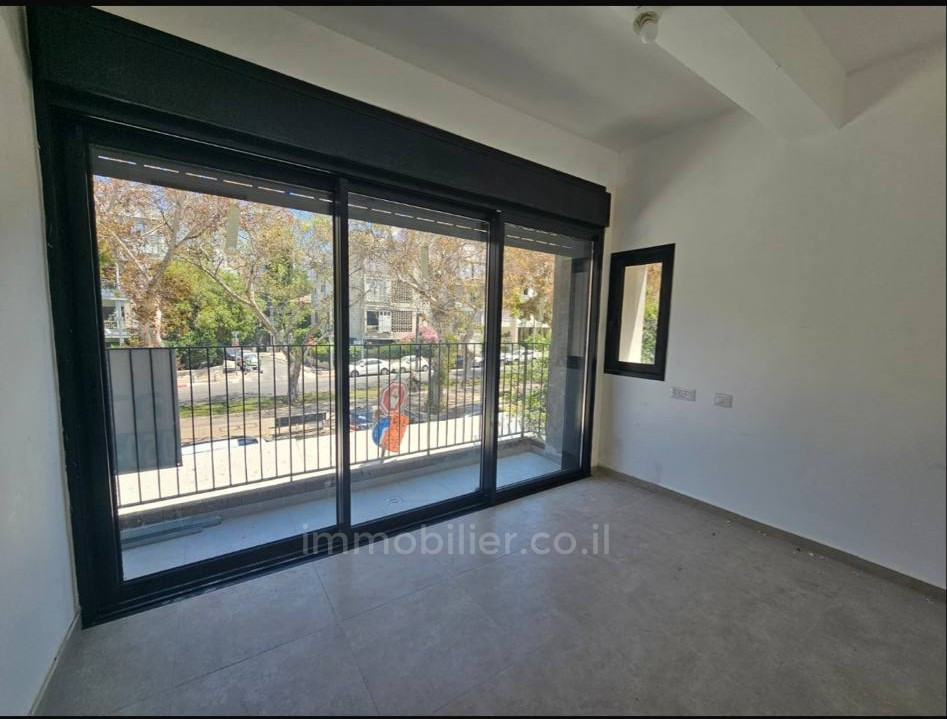  3.5 rooms Tel Aviv City center 804-IBL-23