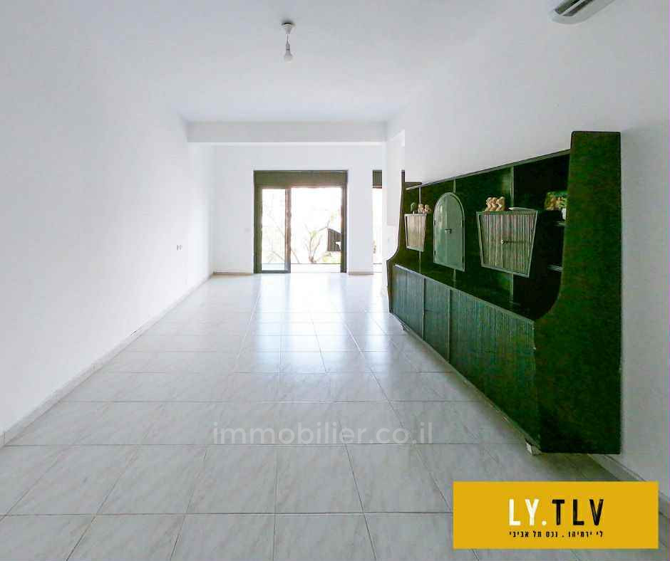 Apartment 4 rooms Tel Aviv Hatsafon hayachan 804-IBL-29