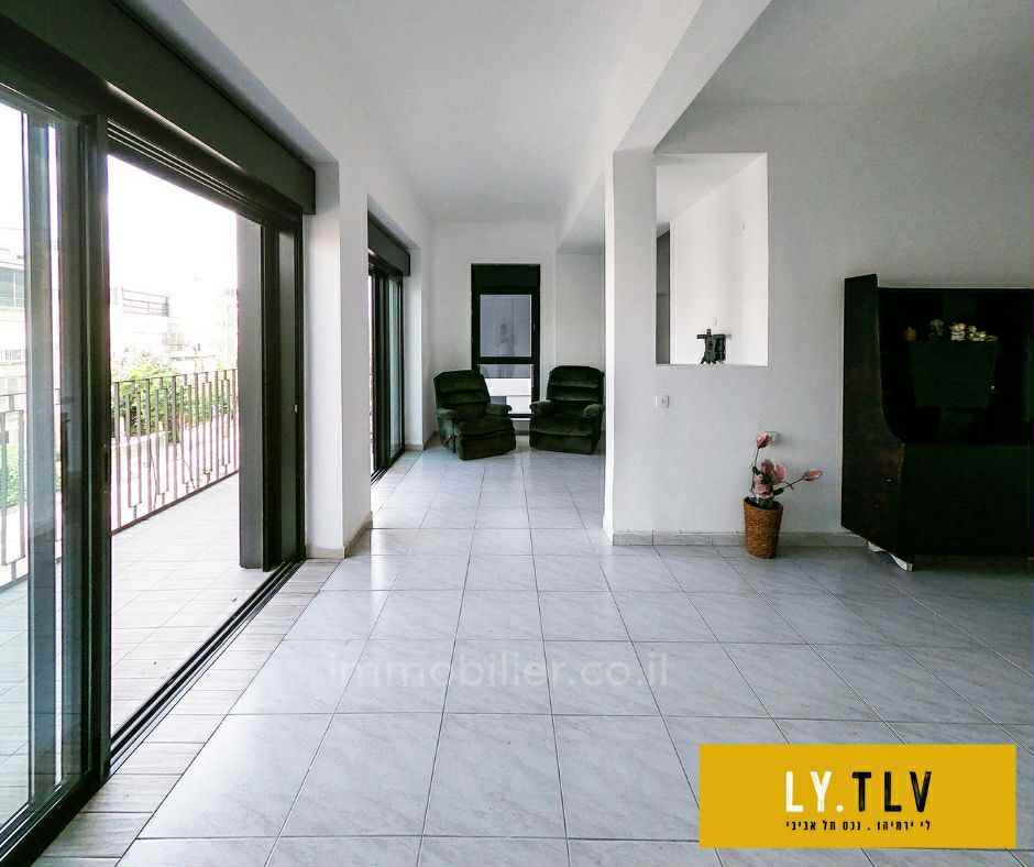 Apartment 4 rooms Tel Aviv Hatsafon hayachan 804-IBL-29