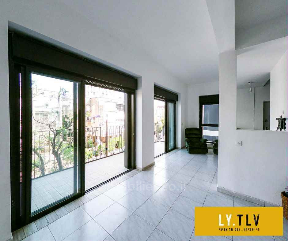 Apartment 4 rooms Tel Aviv Hatsafon hayachan 804-IBL-29