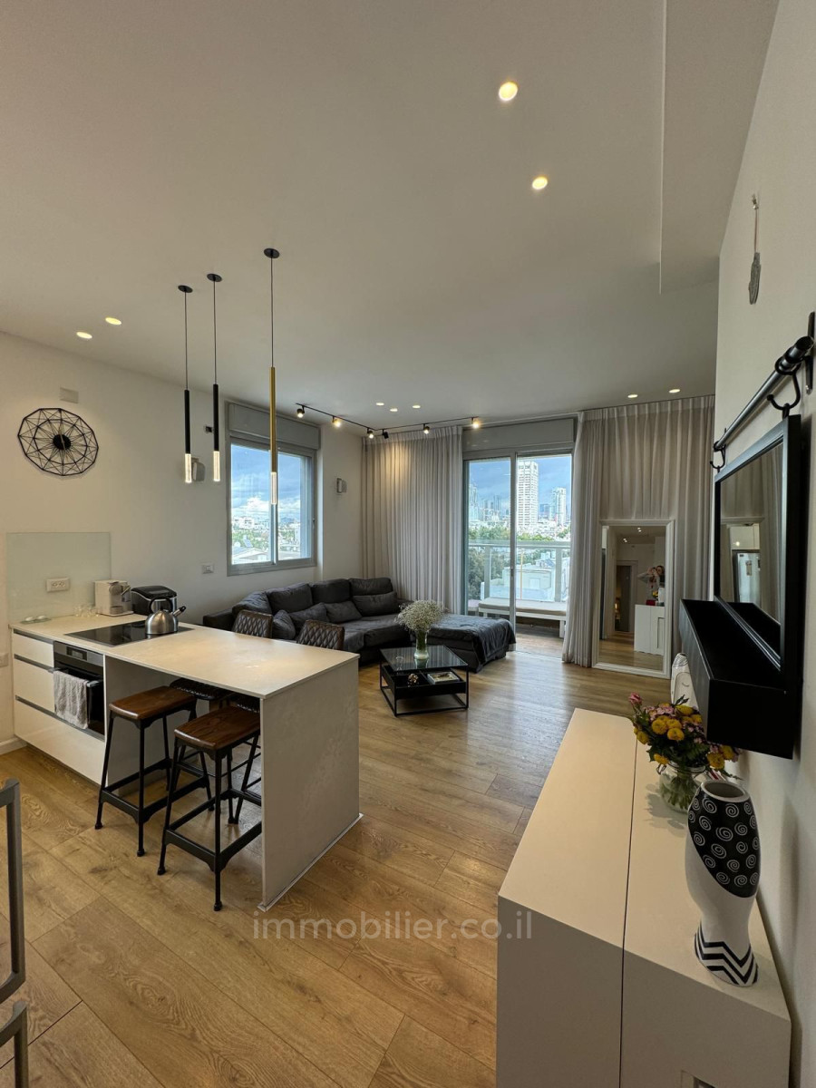 Apartment 3 rooms Tel Aviv City center 804-IBL-31