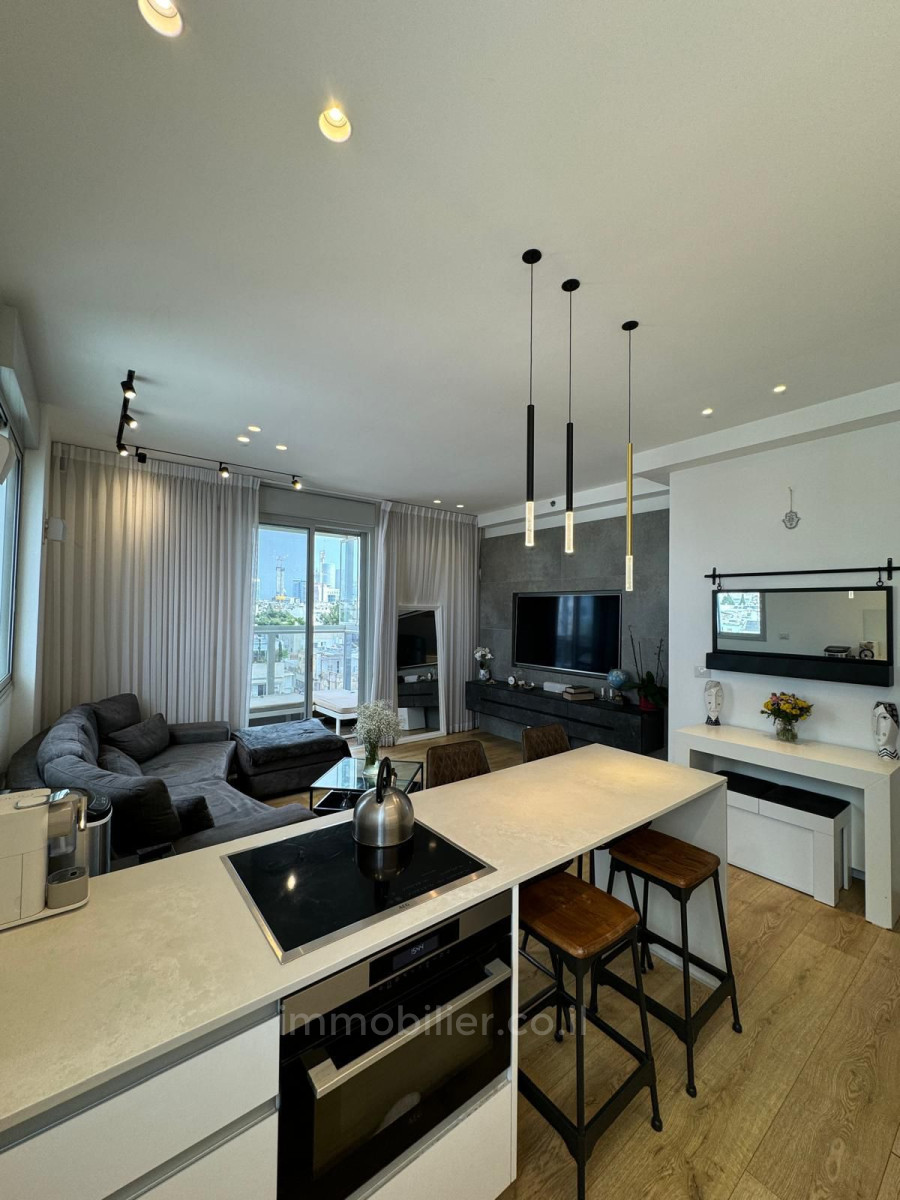 Apartment 3 rooms Tel Aviv City center 804-IBL-31