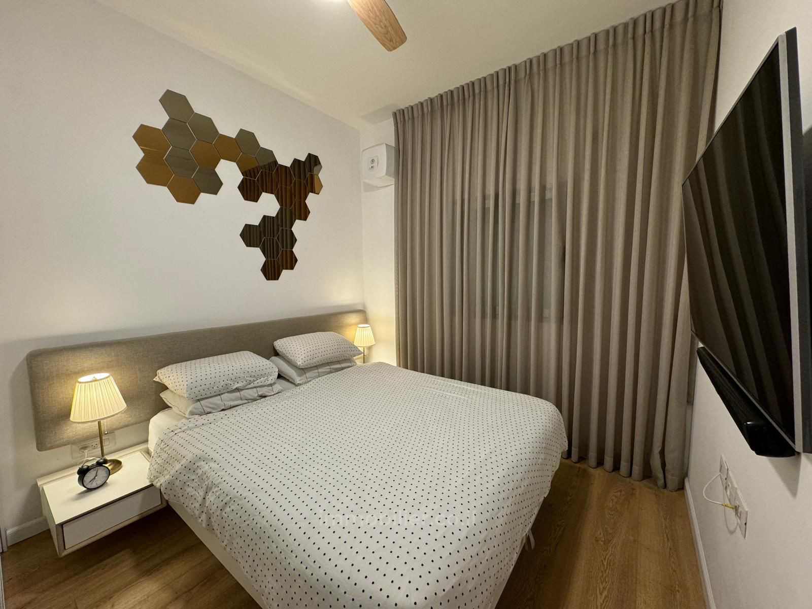 Apartment 3 rooms Tel Aviv City center 804-IBL-31
