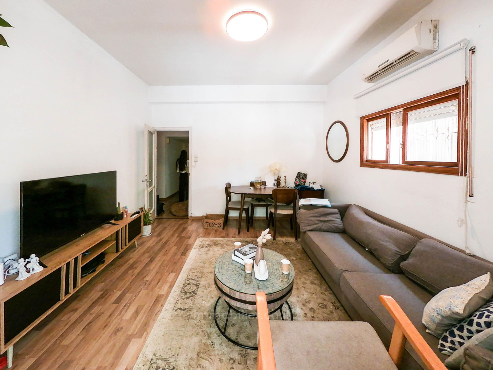 Apartment 2 rooms Tel Aviv Bazel 804-IBL-47