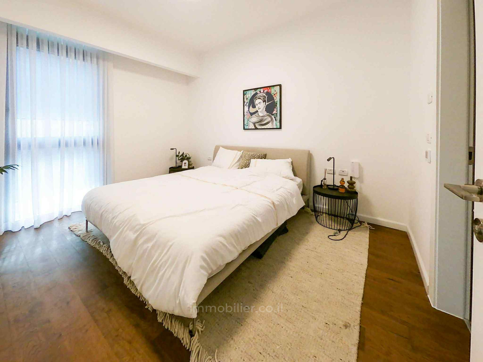 Apartment 5 rooms Tel Aviv Kikar Hamedina 804-IBL-48