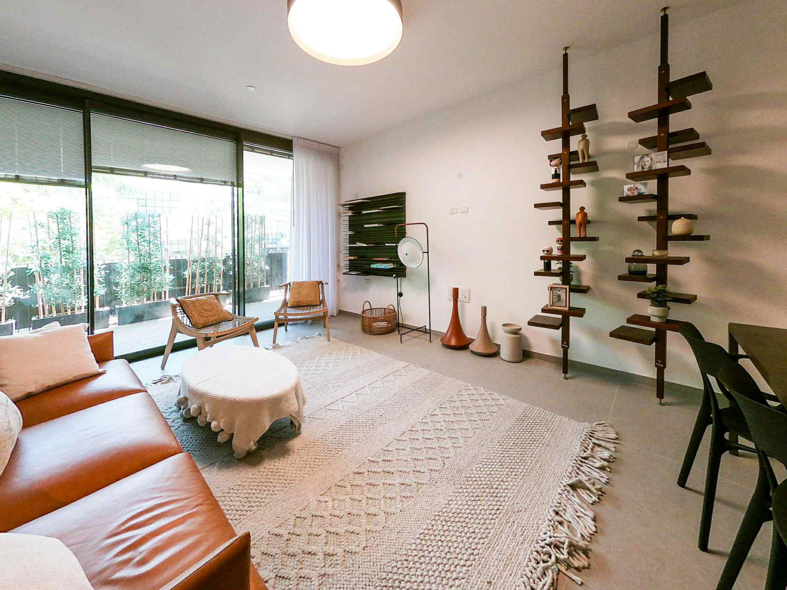 Apartment 5 rooms Tel Aviv Kikar Hamedina 804-IBL-48