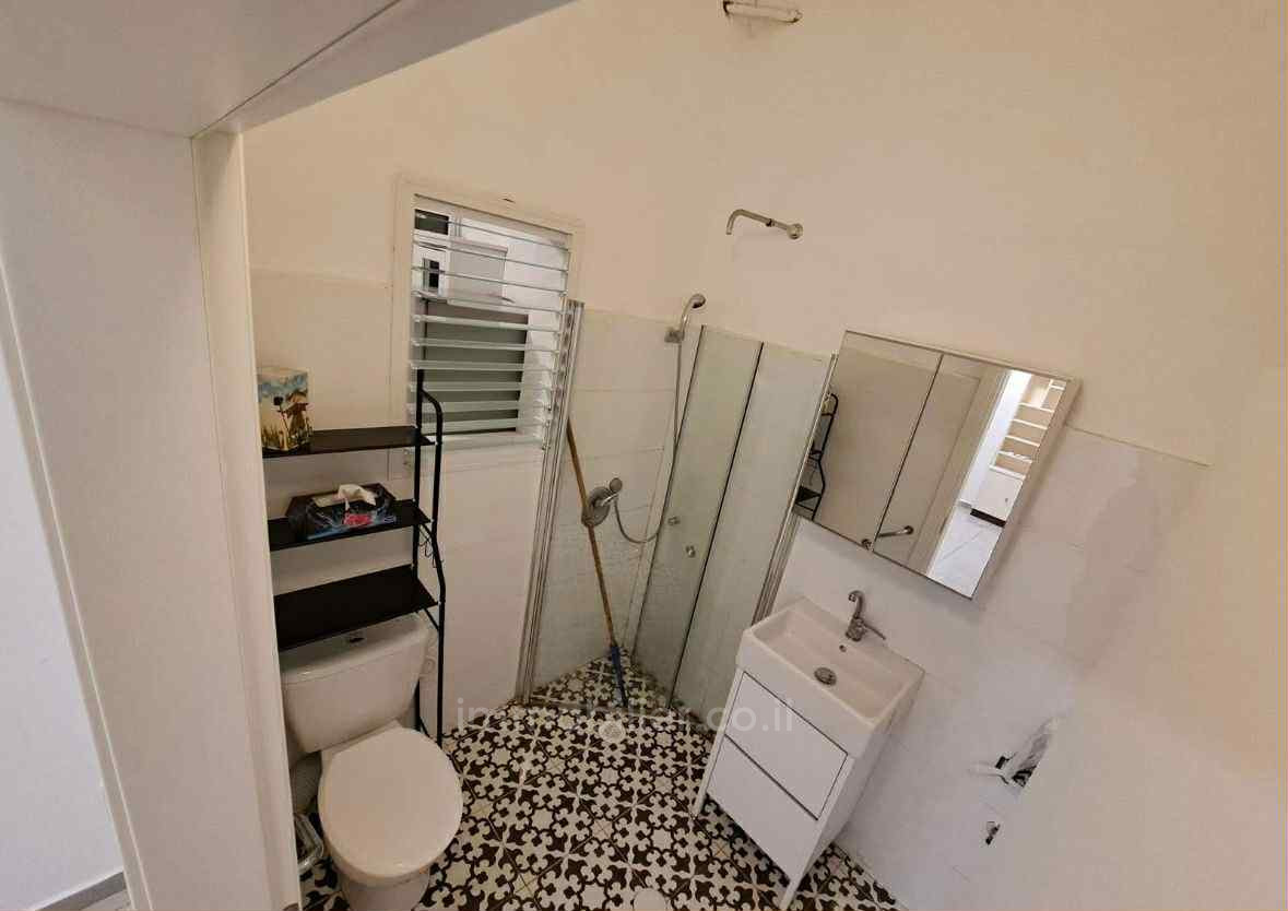 Apartment 3 rooms Tel Aviv City center 804-IBL-49