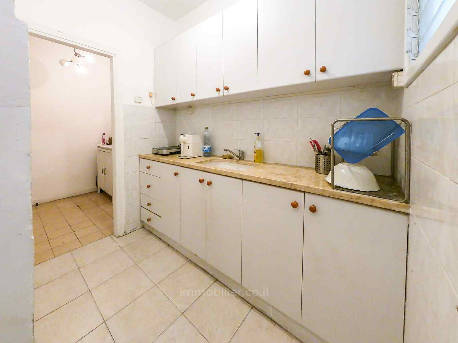 Apartment 2 rooms Tel Aviv Hatsafon hayachan 804-IBL-50
