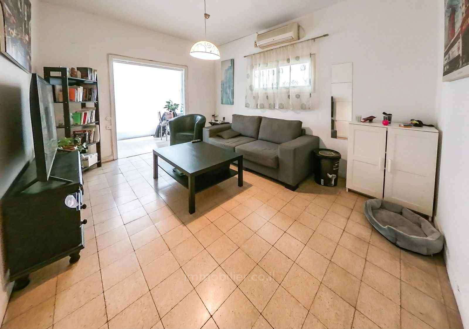 Apartment 2 rooms Tel Aviv Hatsafon hayachan 804-IBL-50