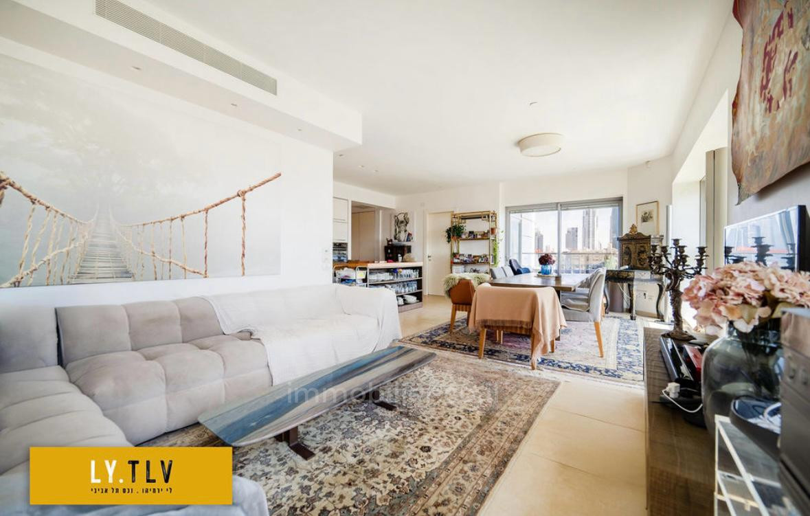 Apartment 4.5 rooms Tel Aviv Hatsafon hayachan 804-IBL-54