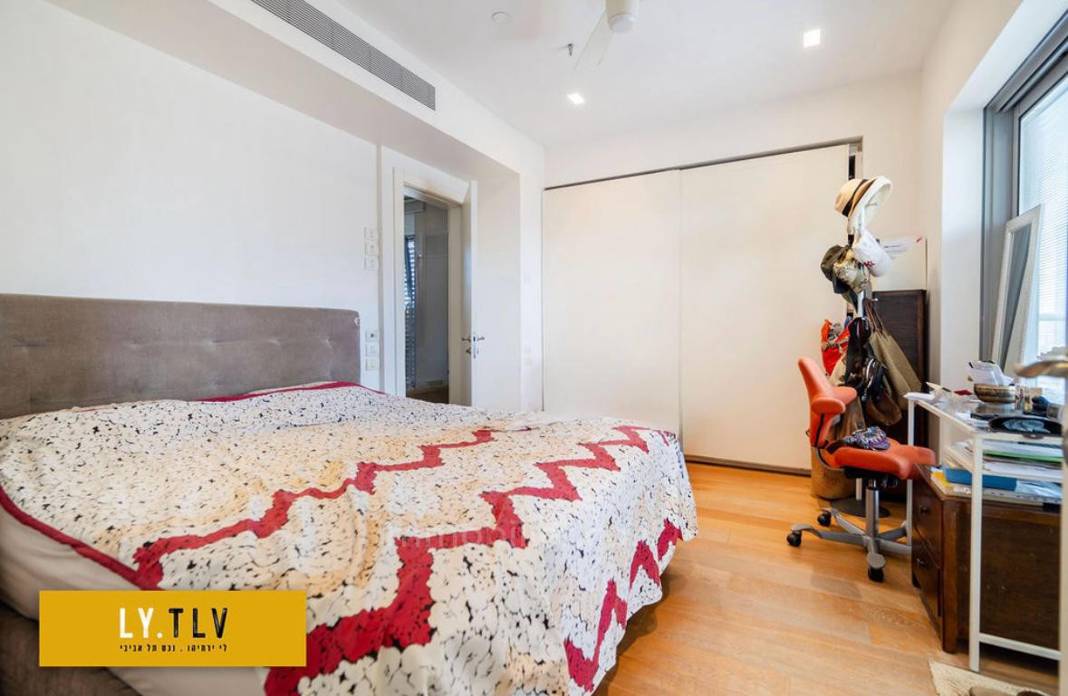 Apartment 4.5 rooms Tel Aviv Hatsafon hayachan 804-IBL-54