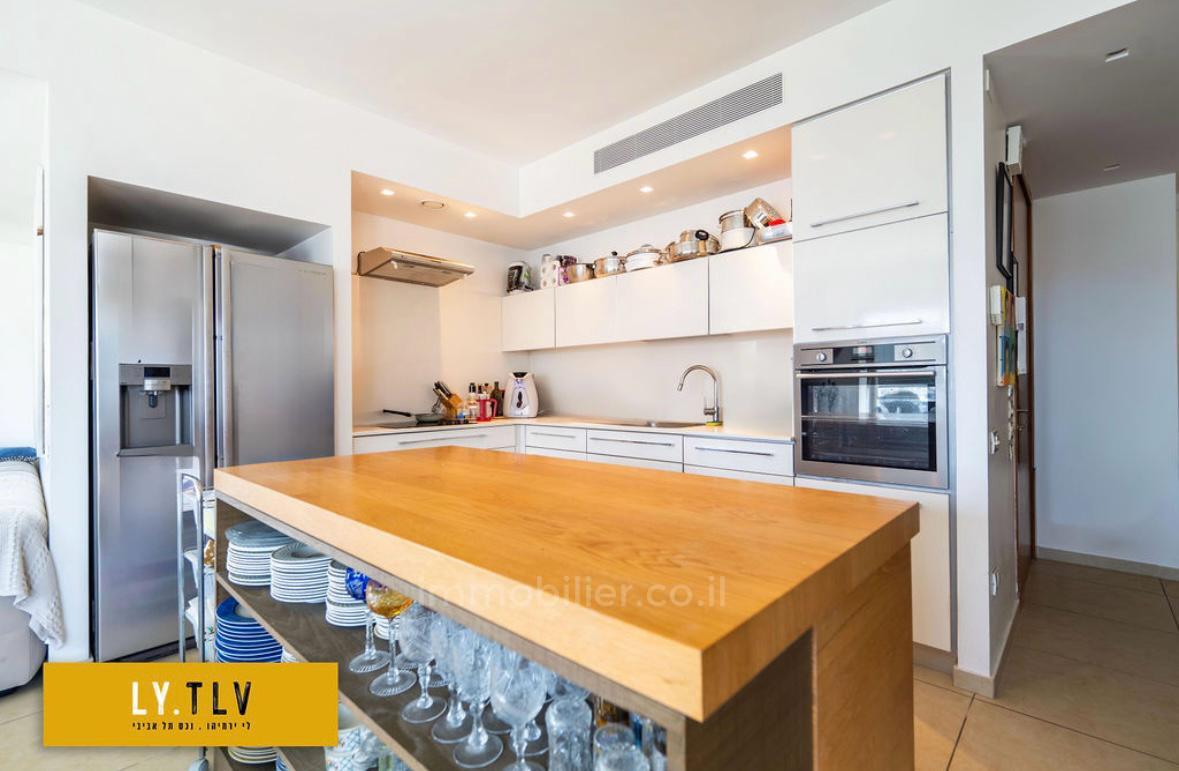 Apartment 4.5 rooms Tel Aviv Hatsafon hayachan 804-IBL-54