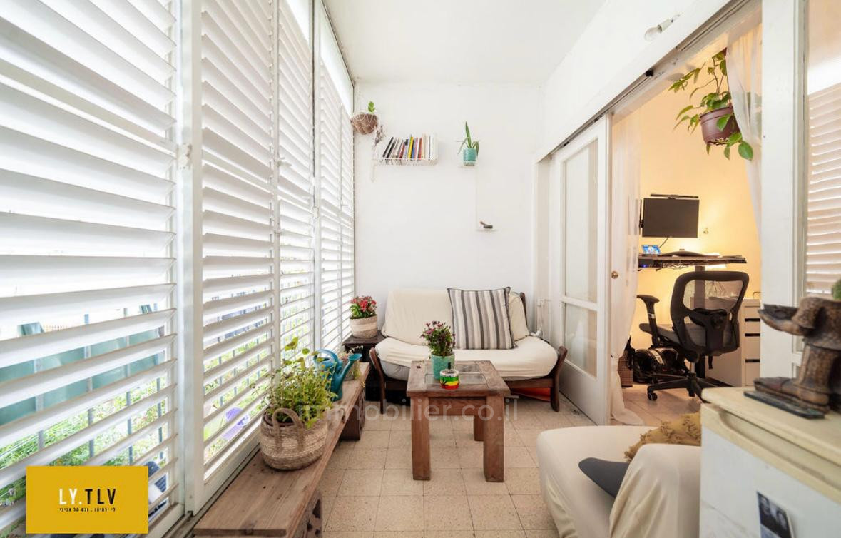 Apartment 2 rooms Tel Aviv Hatsafon hayachan 804-IBL-58