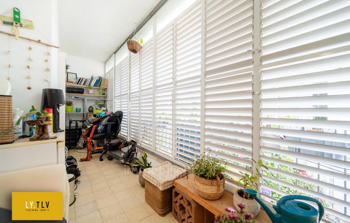 Apartment 2 rooms Tel Aviv Hatsafon hayachan 804-IBL-58