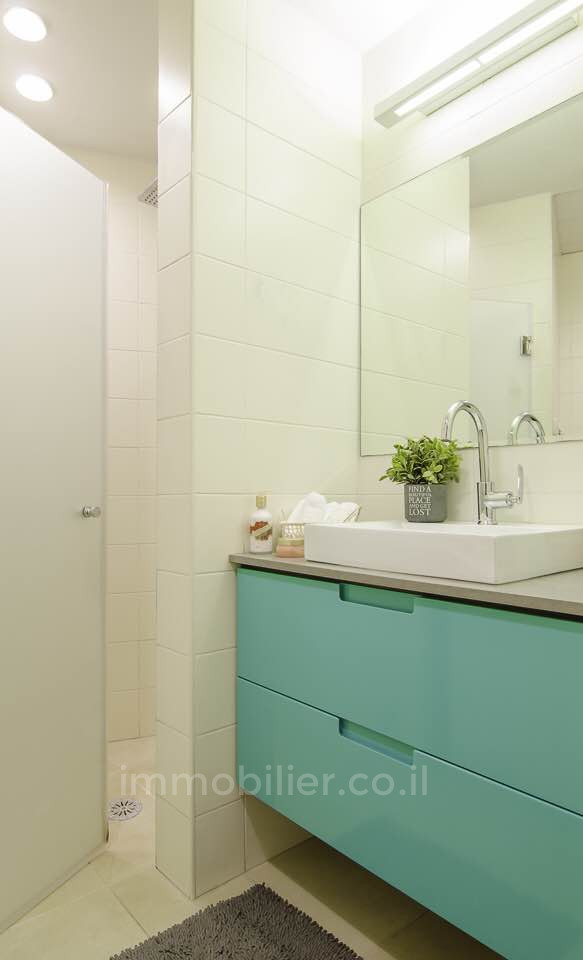 Apartment 3.5 rooms Tel Aviv Habima 804-IBL-60