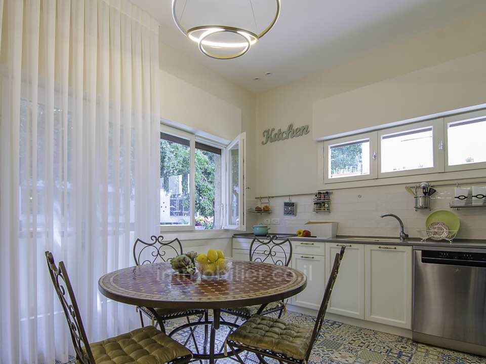 Apartment 3.5 rooms Tel Aviv Habima 804-IBL-60
