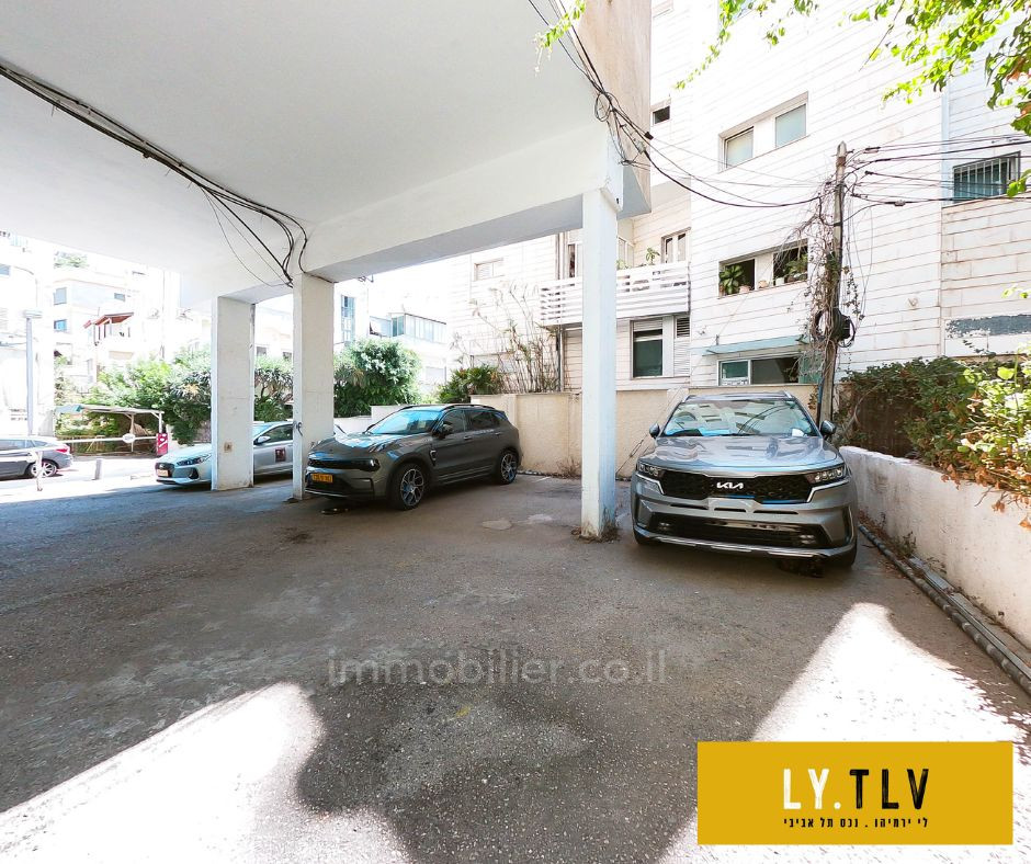 Duplex 3 rooms Tel Aviv City center 804-IBL-63