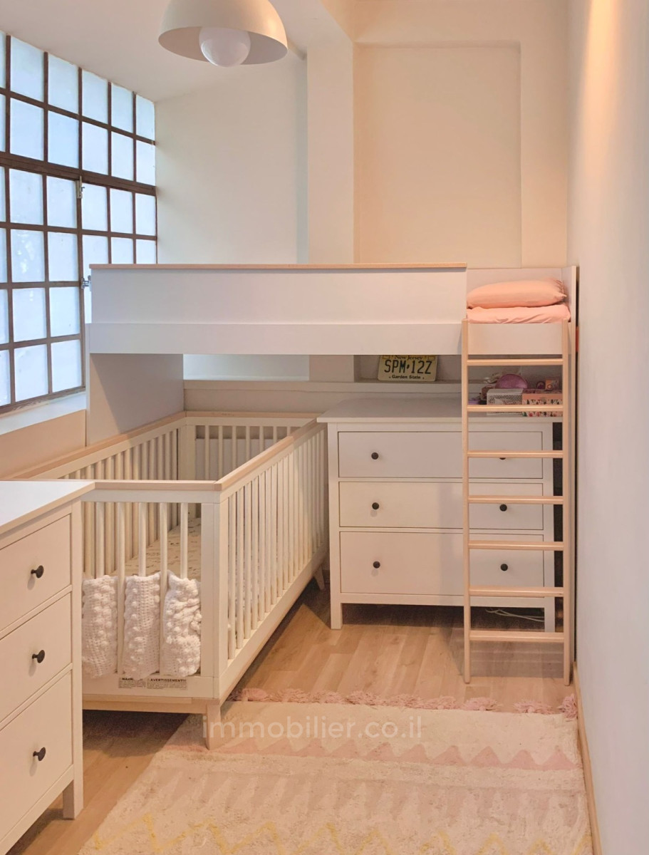 Apartment 4 rooms Tel Aviv City center 804-IBL-65