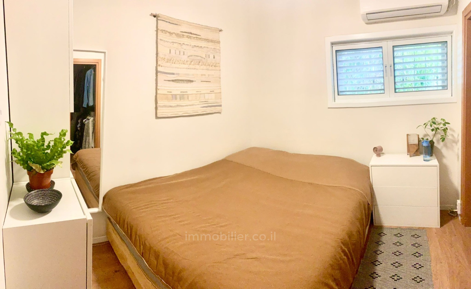 Apartment 4 rooms Tel Aviv City center 804-IBL-65