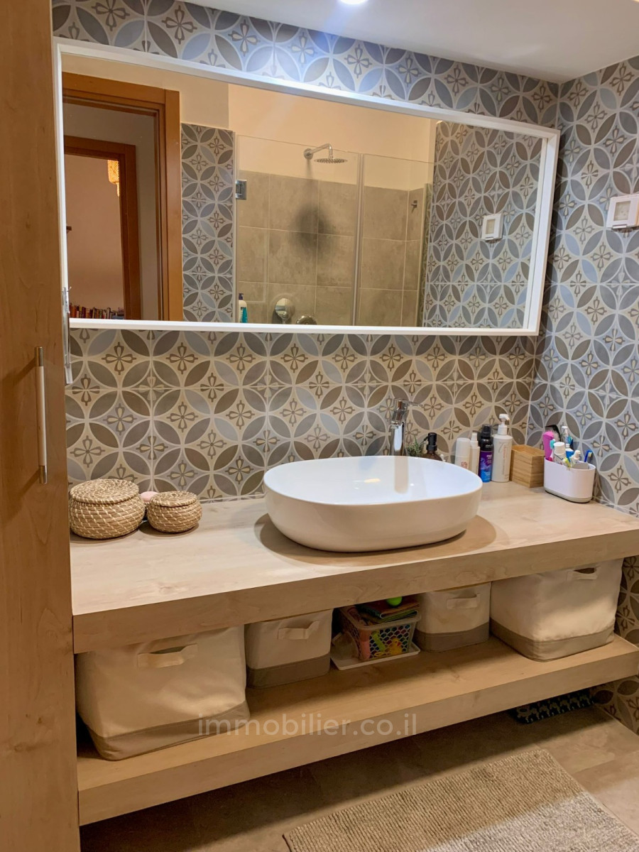 Apartment 4 rooms Tel Aviv City center 804-IBL-65