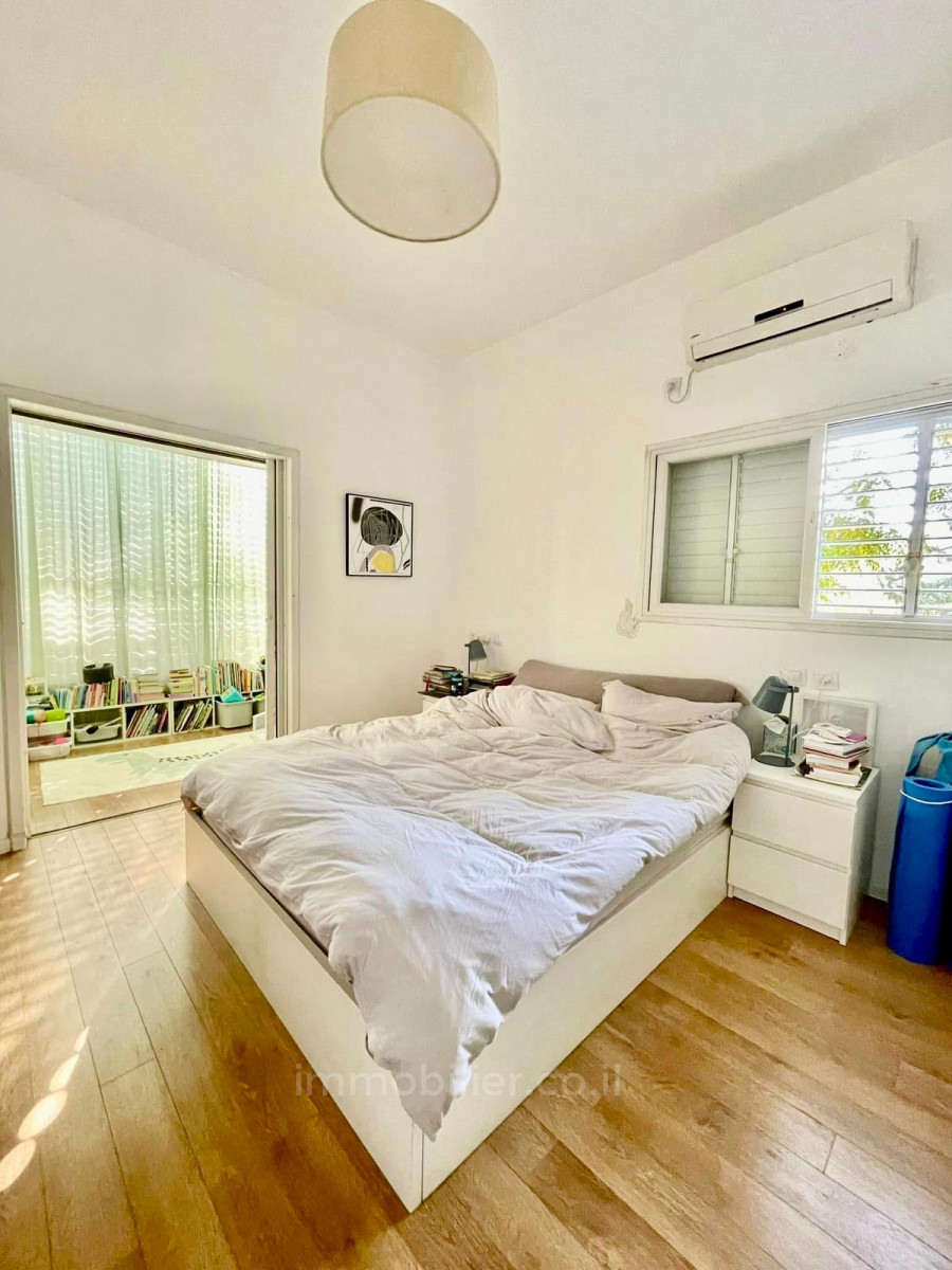 Apartment 2.5 rooms Tel Aviv Lev Tel-Aviv 804-IBL-74