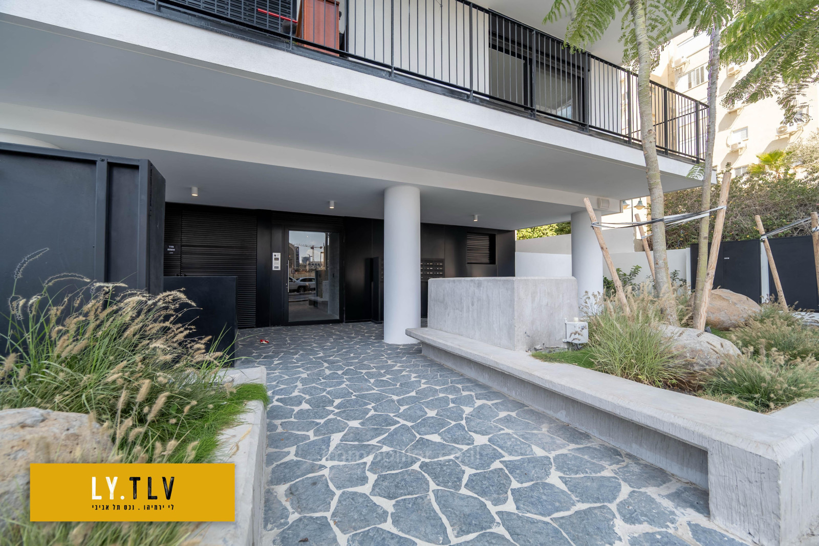 Apartment 2 rooms Tel Aviv Hatsafon hayachan 804-IBL-77