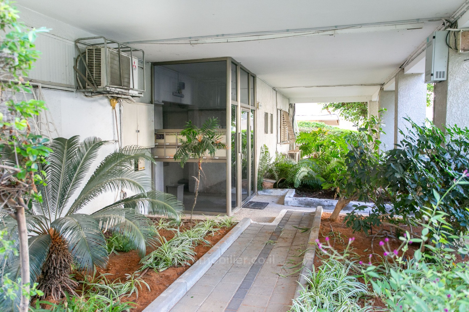 Apartment 3 rooms Tel Aviv Hatsafon hayachan 804-IBL-79