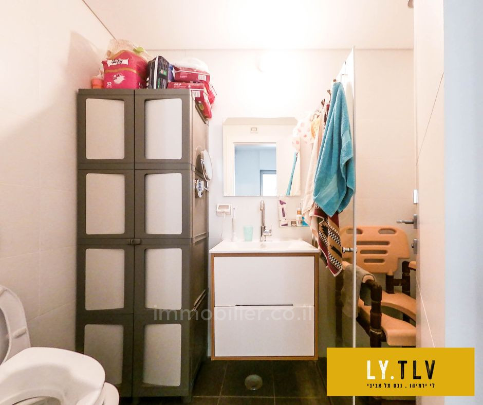 Apartment 3 rooms Tel Aviv Hatsafon hayachan 804-IBL-85
