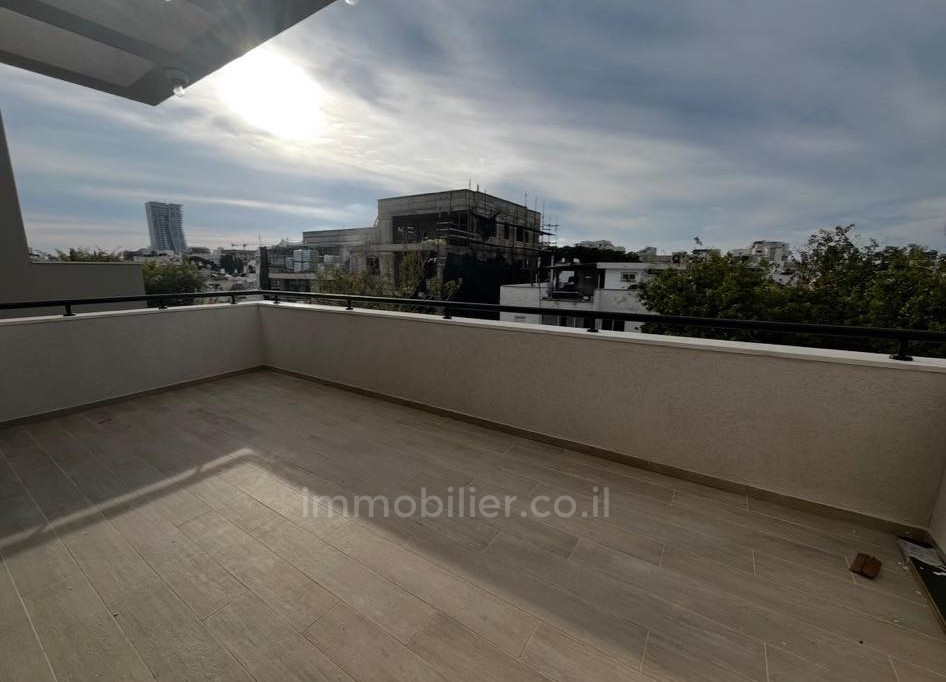 Duplex-Penthouse 4 rooms Tel Aviv Hatsafon hayachan 804-IBL-9
