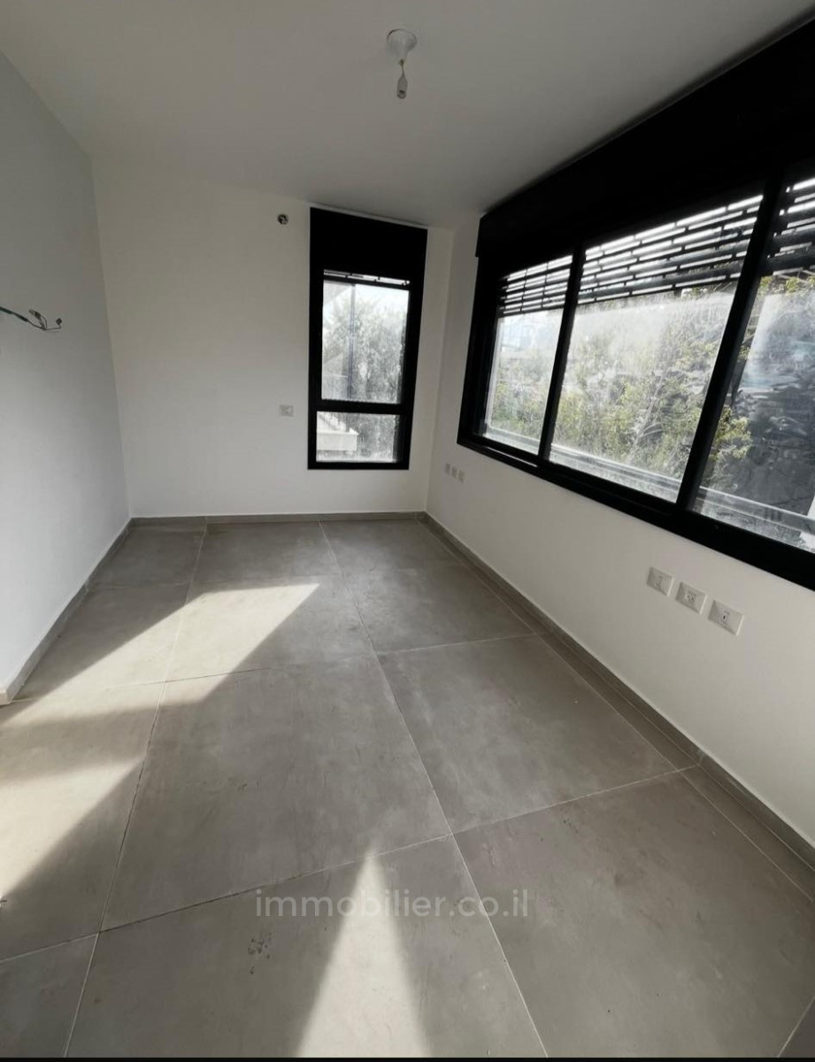 Duplex-Penthouse 4 rooms Tel Aviv Hatsafon hayachan 804-IBL-9