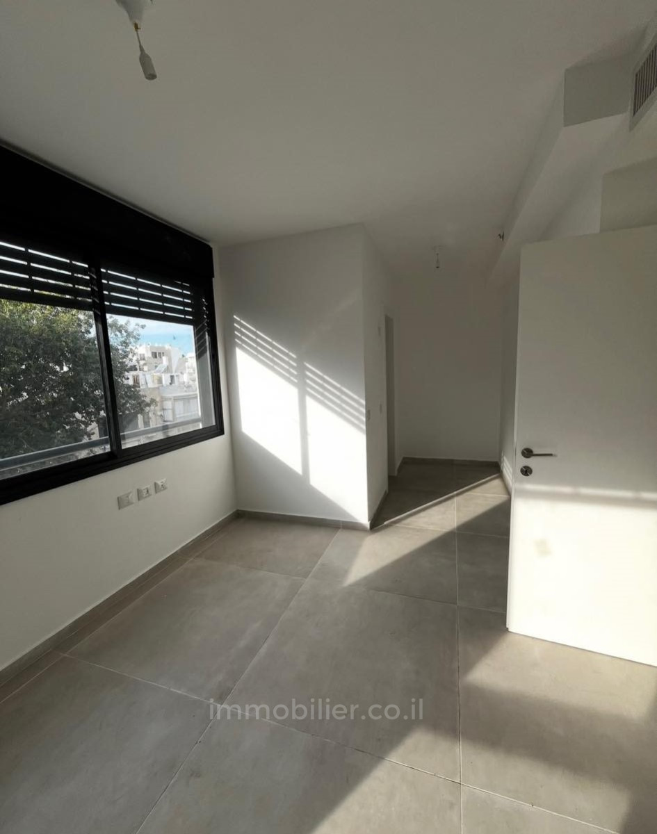 Duplex-Penthouse 4 rooms Tel Aviv Hatsafon hayachan 804-IBL-9