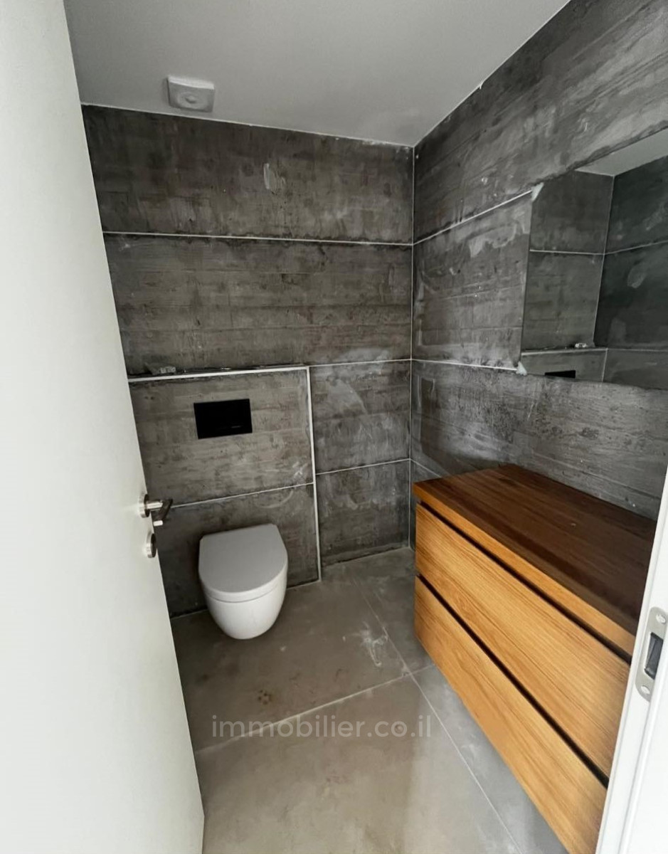 Duplex-Penthouse 4 rooms Tel Aviv Hatsafon hayachan 804-IBL-9