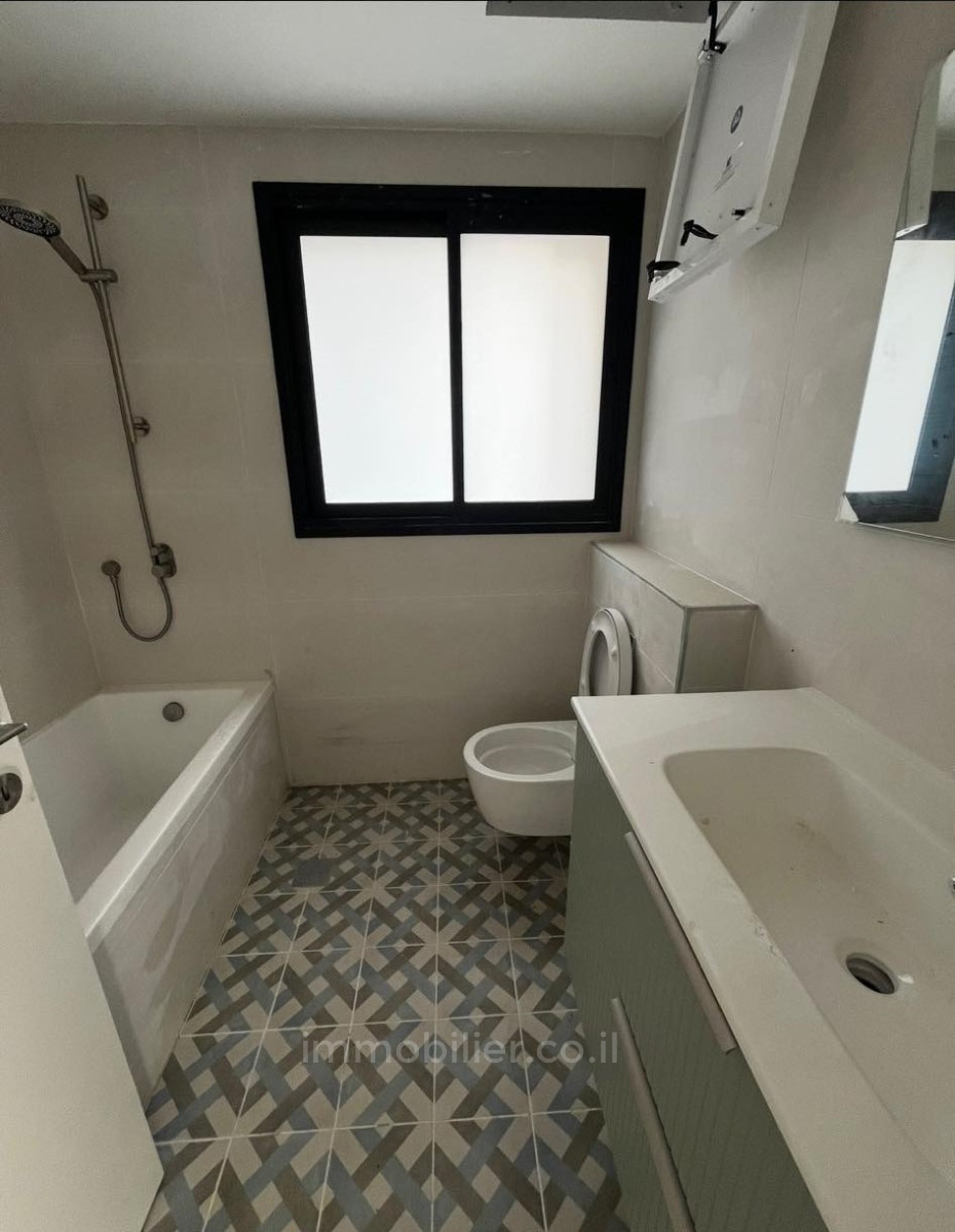 Duplex-Penthouse 4 rooms Tel Aviv Hatsafon hayachan 804-IBL-9