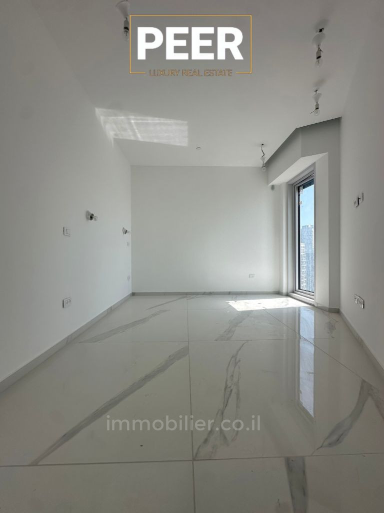 Penthouse 4 rooms Tel Aviv Bavli 806-IBL-13