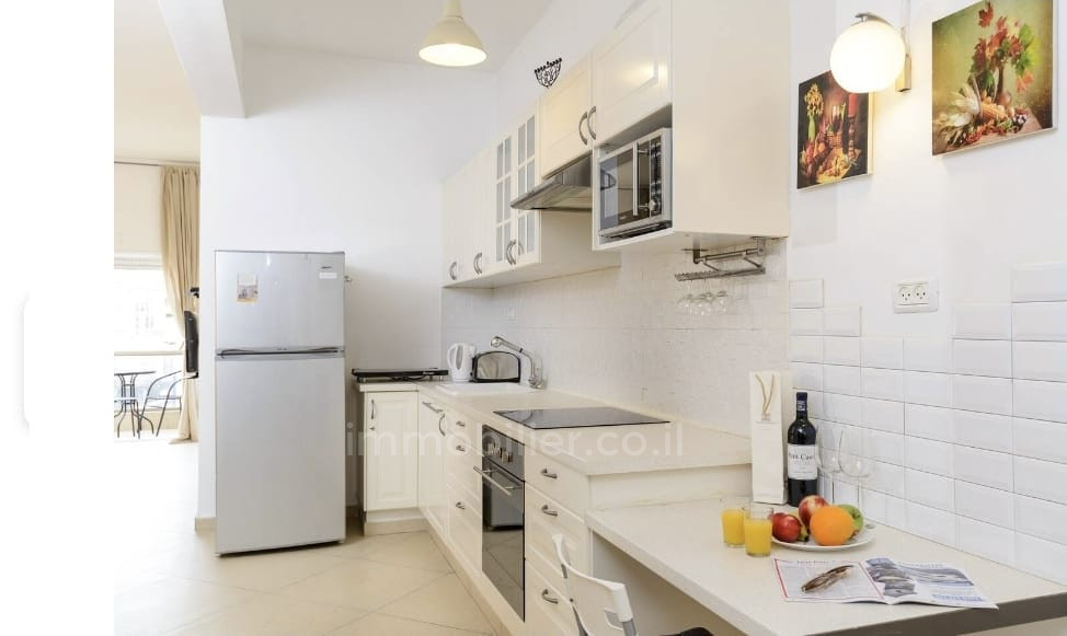Apartment 3 rooms Tel Aviv tel aviv north 828-IBL-107