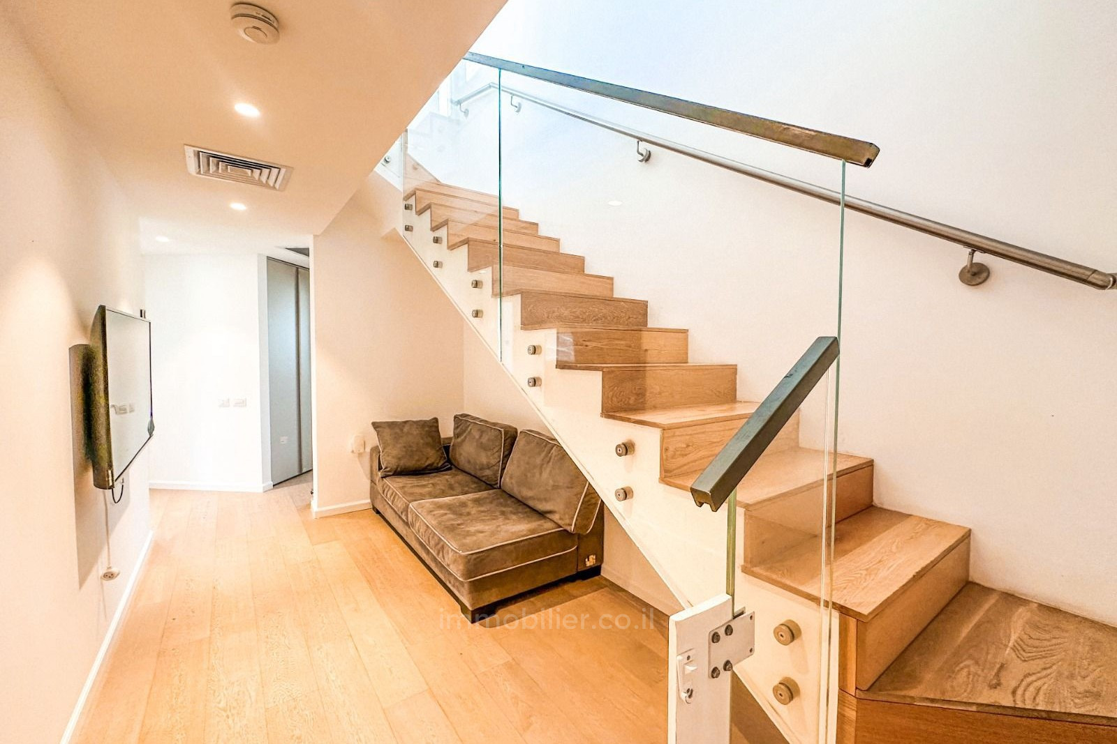 Penthouse 4 pièces  Tel Aviv Kerem Hatemanim 828-IBL-108