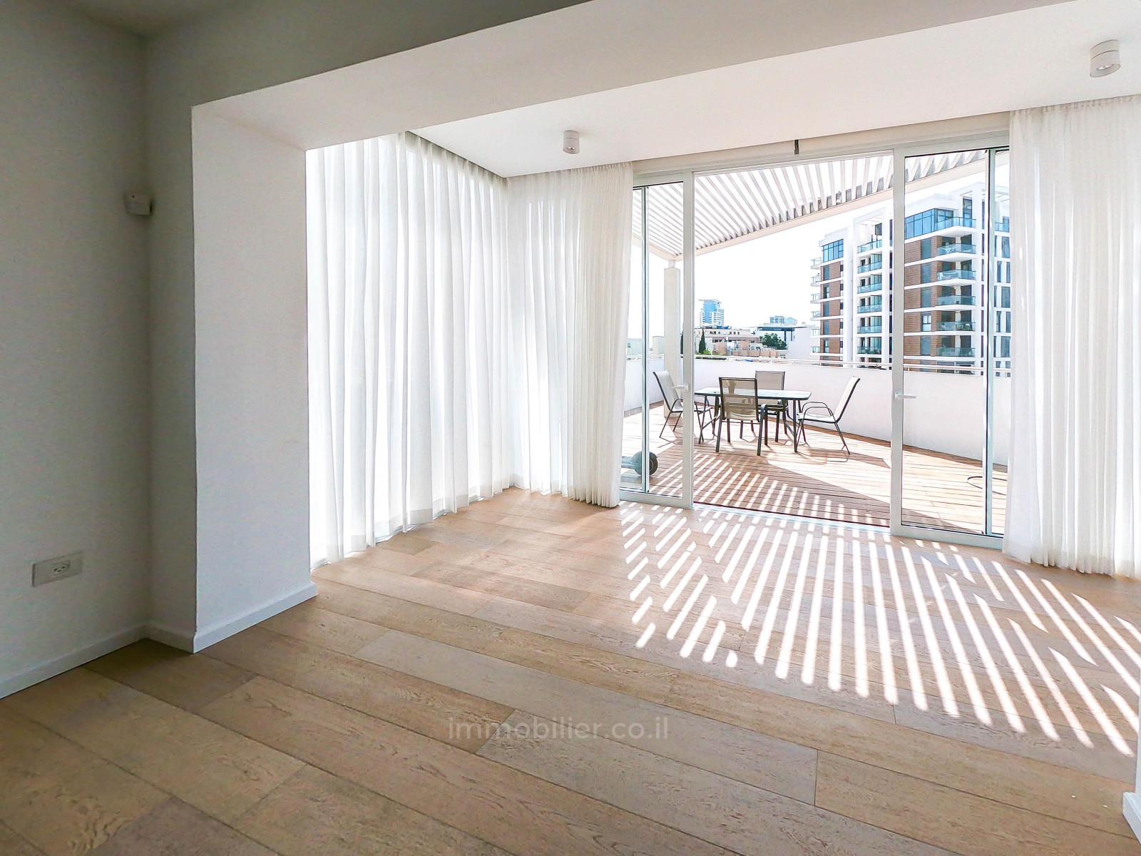 Penthouse 4 pièces  Tel Aviv Kerem Hatemanim 828-IBL-108