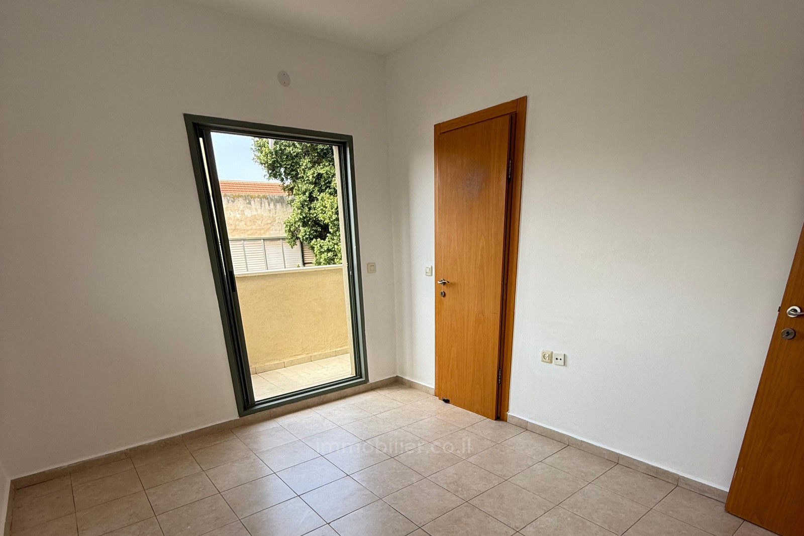 Apartment 3 rooms Tel Aviv tel aviv north 828-IBL-114