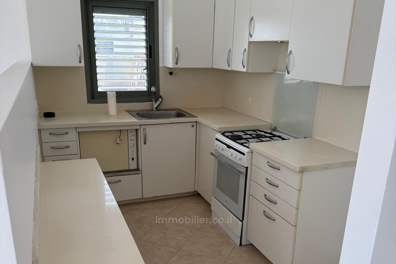 Apartment 3 rooms Tel Aviv tel aviv north 828-IBL-114