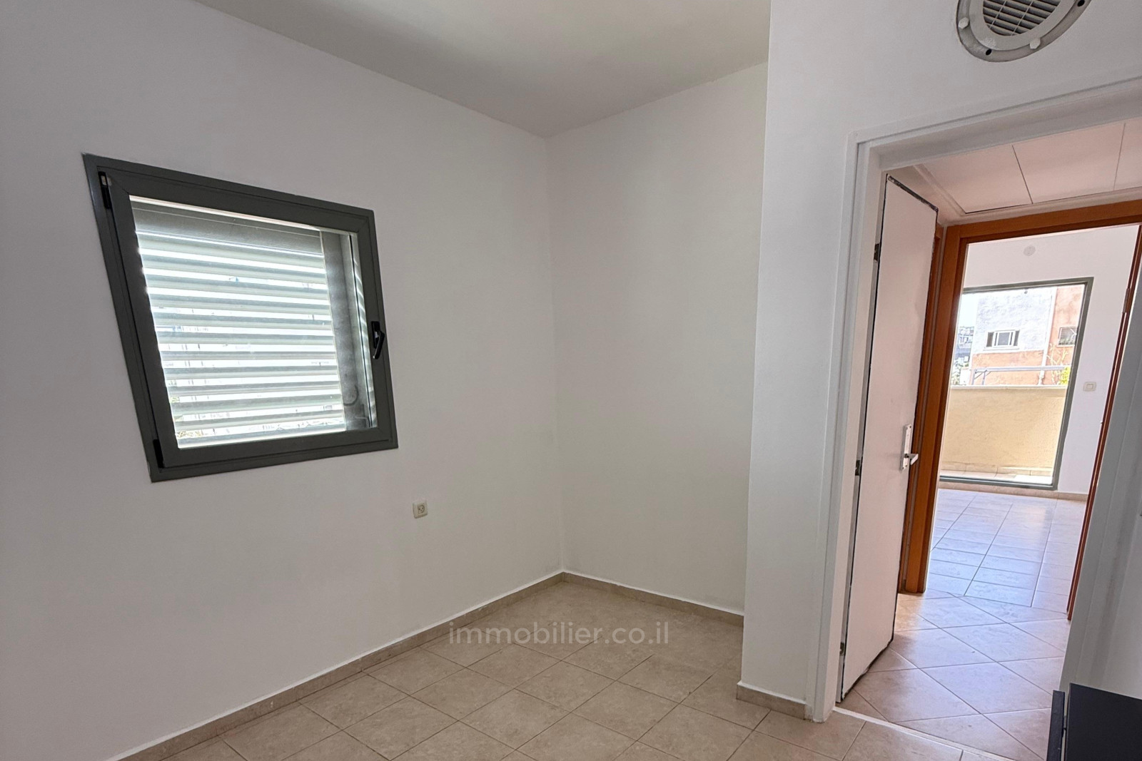 Apartment 3 rooms Tel Aviv tel aviv north 828-IBL-114