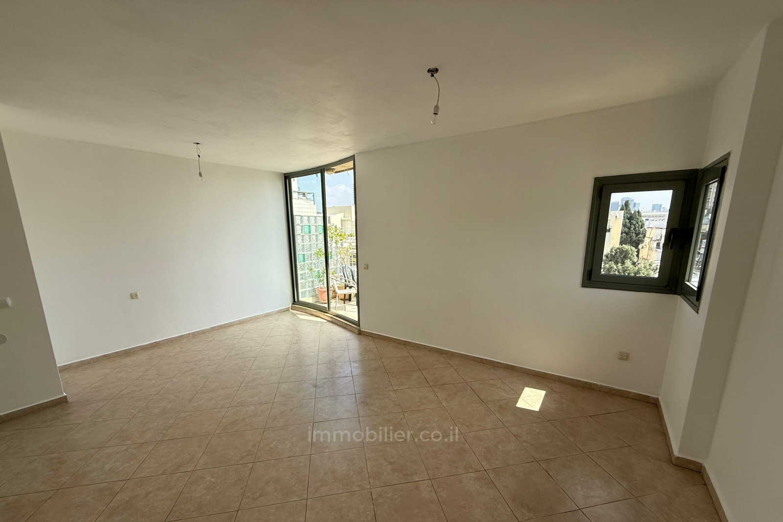 Apartment 3 rooms Tel Aviv tel aviv north 828-IBL-114